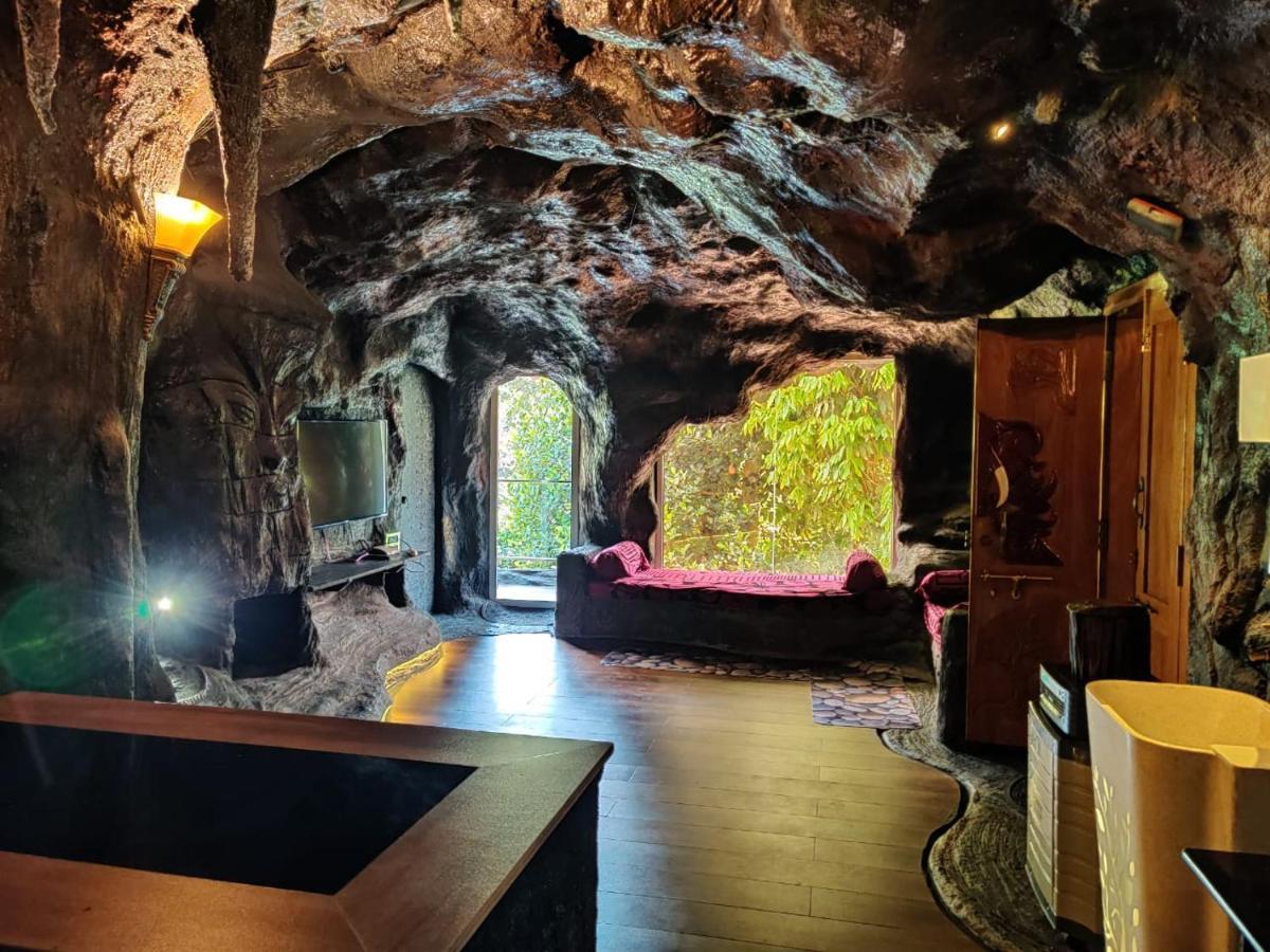 Rai'S Coorg Cave House Villa Madikeri Exteriör bild